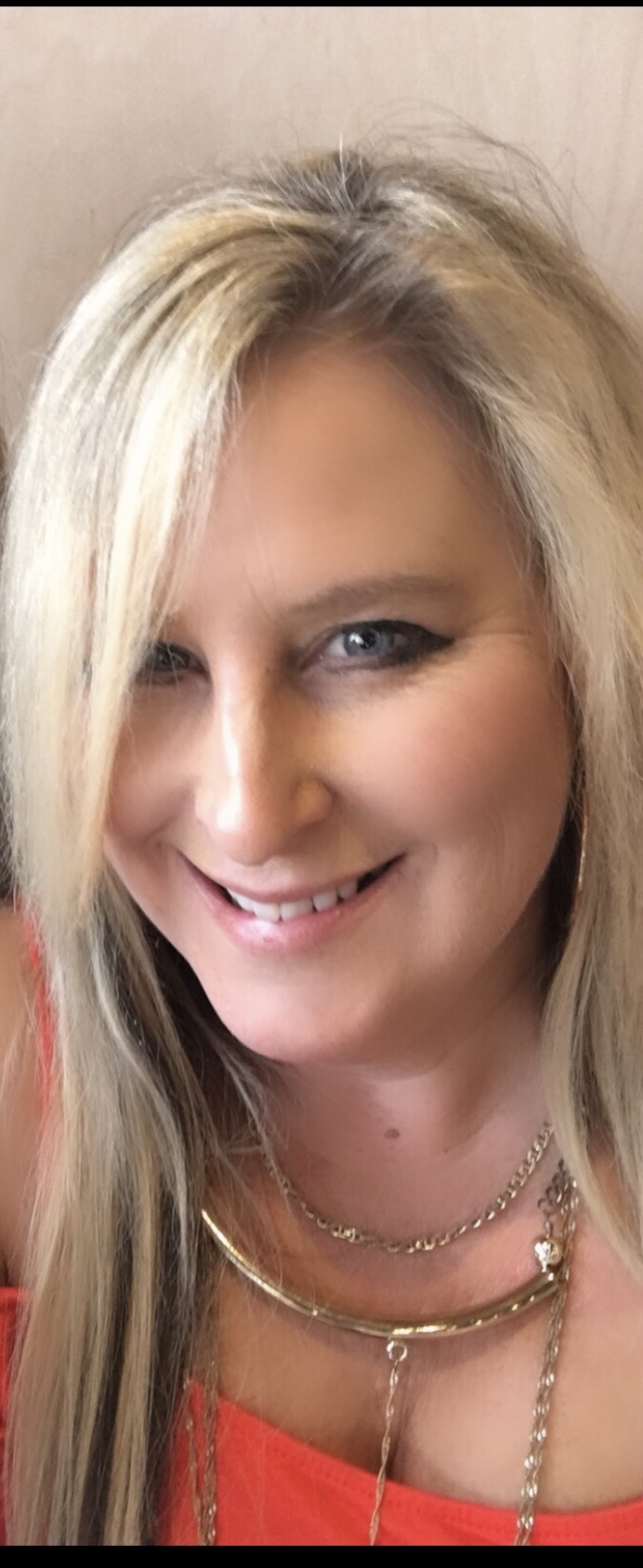 Image of Julie MOLENAAR